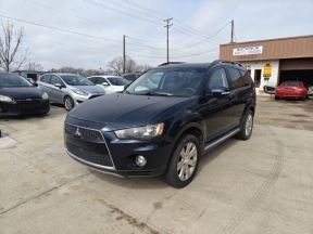 2013 Mitsubishi Outlander Photo 1