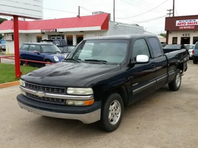 2001 Chevrolet Silverado C1500 — photo 1