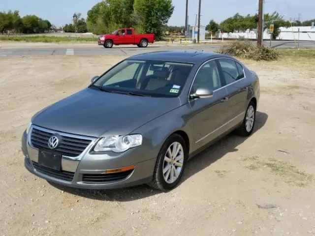 2006 Volkswagen Passat 2.0T LUX — photo 1