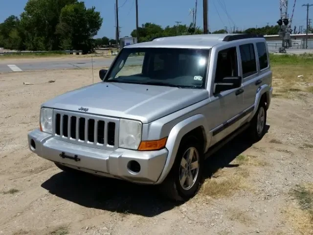 2006 Jeep Commander Base — photo 1