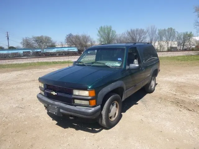 1996 Chevrolet Tahoe K1500 — photo 1