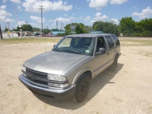 1998 Chevrolet Blazer 4 door — photo 1