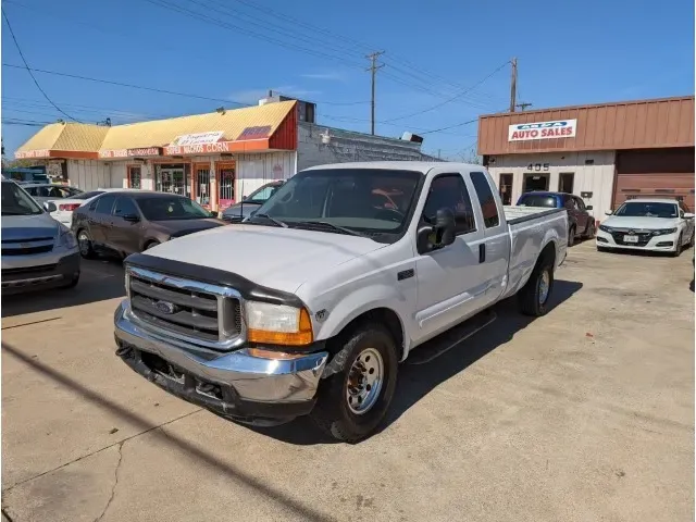 2001 Ford F250 Super Duty V10 Gas — photo 1