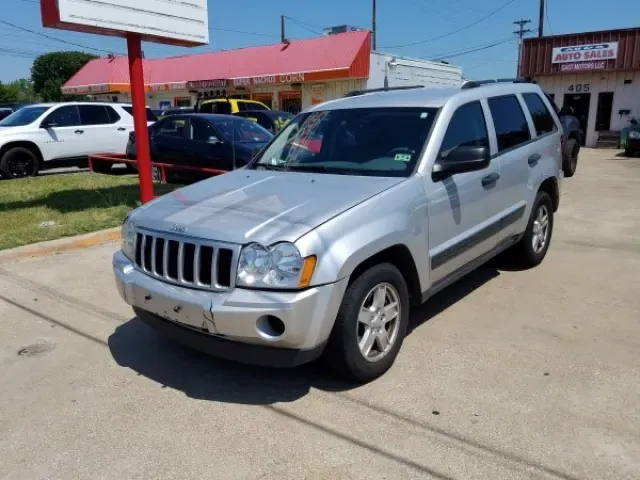 2005 Jeep Grand Cherokee Laredo — photo 1