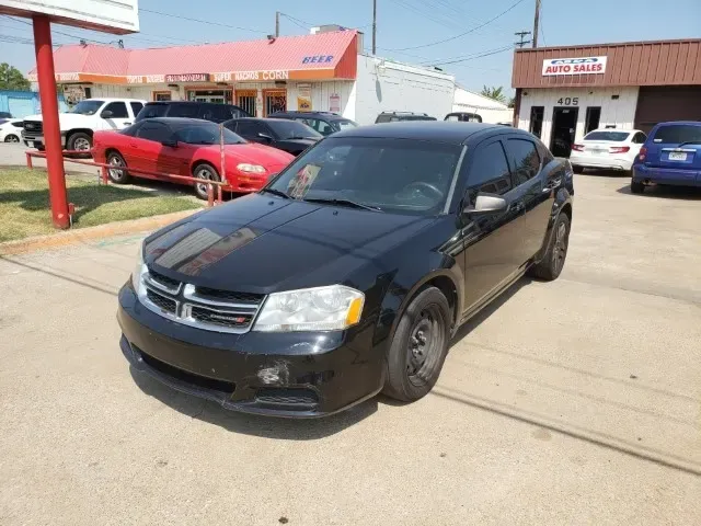 2013 Dodge Avenger SE — photo 1
