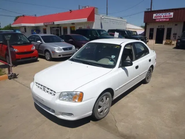 2000 Hyundai Accent GL — photo 1