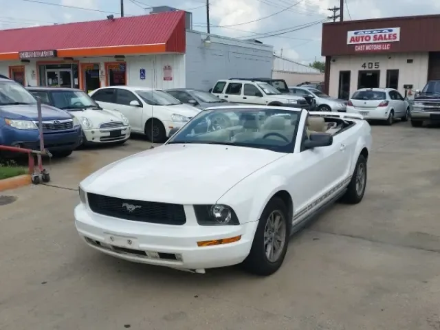 2006 Ford Mustang convertible — photo 1